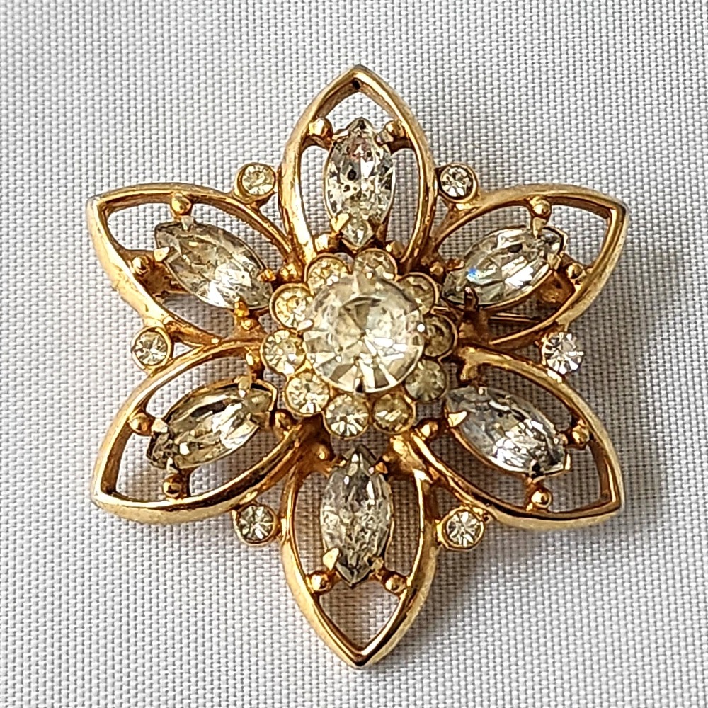 Kramer of New York Rhinestone Brooch Flower‎ Pin Gold Tone Vintage Collectible
